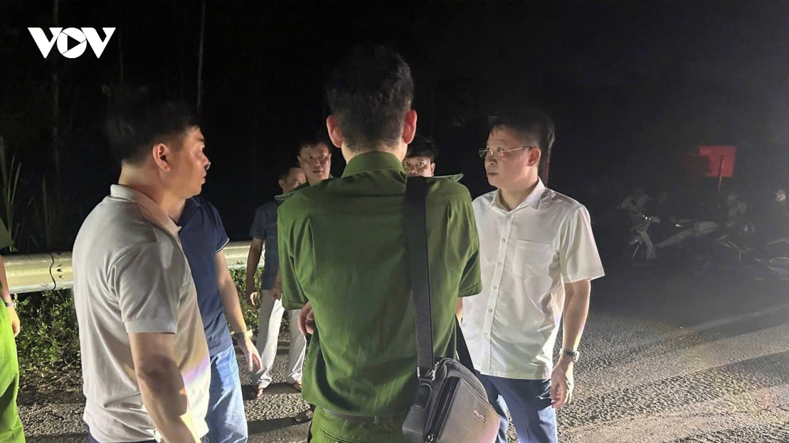 GĐ Công an Phú Thọ trực tiếp tham gia giải cứu cô gái bị khống chế trên cầu Ngọc Tháp