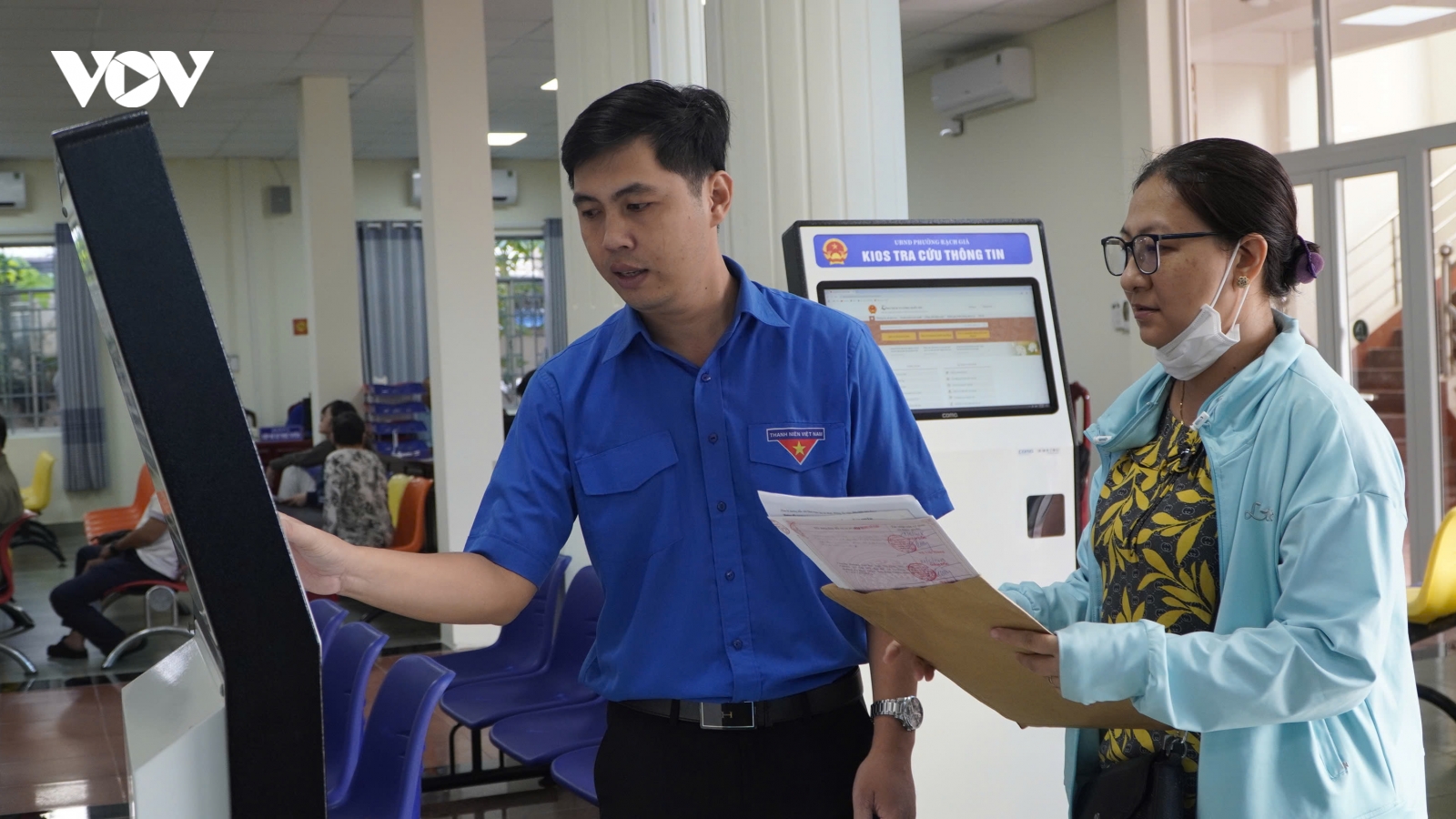 Ngày đầu vận hành chính quyền 2 cấp ở phường đông dân nhất Việt Nam