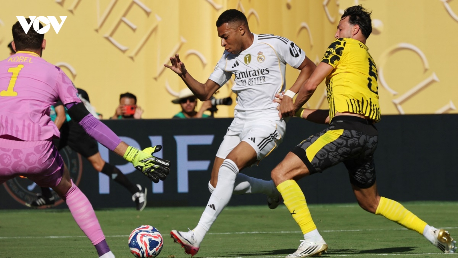 Real Madrid vào bán kết Club World Cup 2025 sau trận thắng "nghẹt thở"