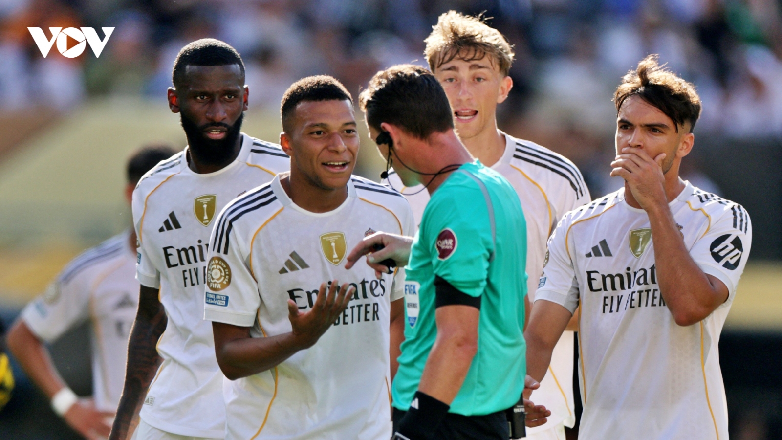 Real Madrid gặp sự cố trước trận đại chiến với PSG