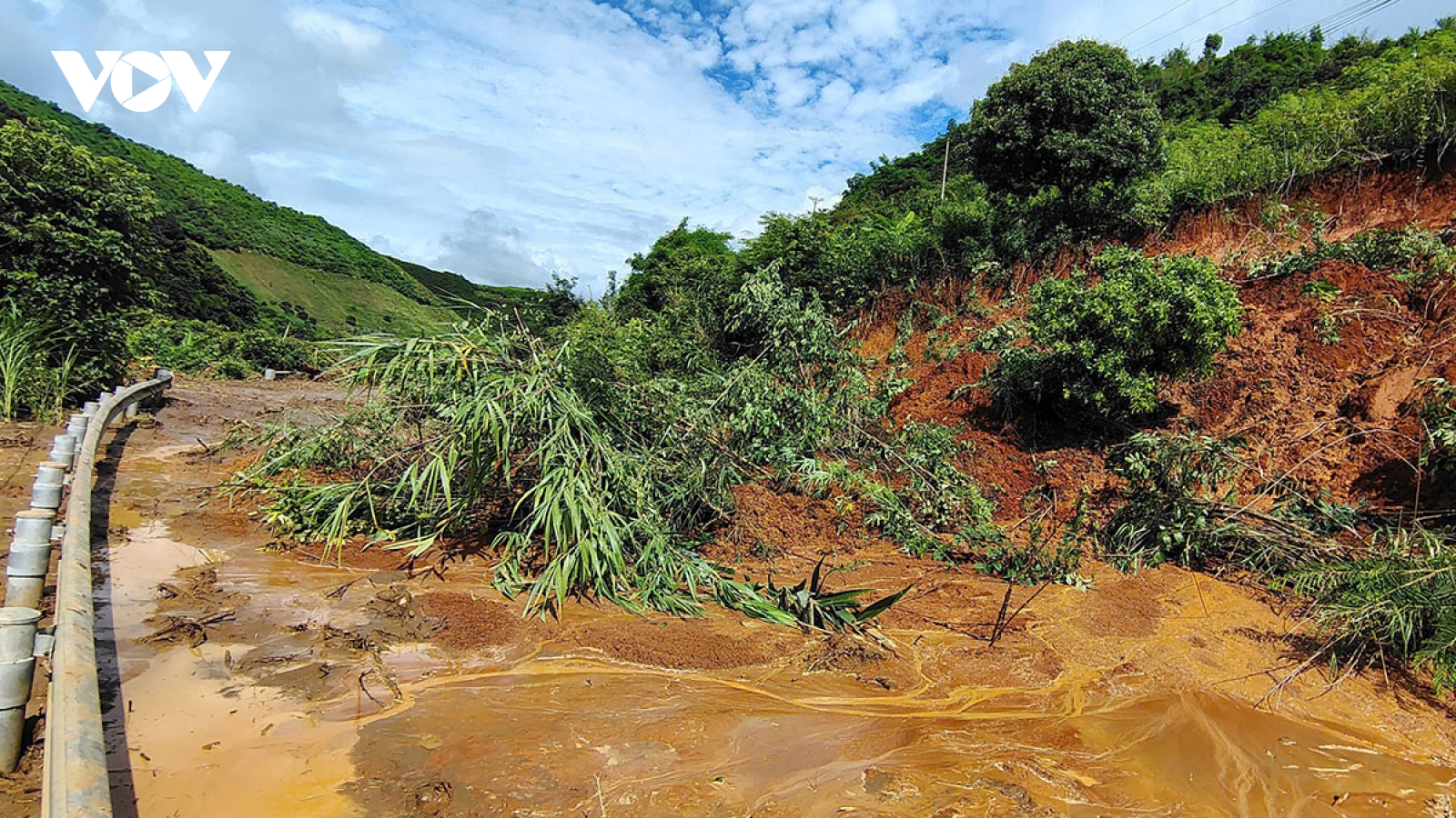 Dự kiến 2 ngày nữa thông Quốc lộ 4G nối Sốp Cộp với Sơn La