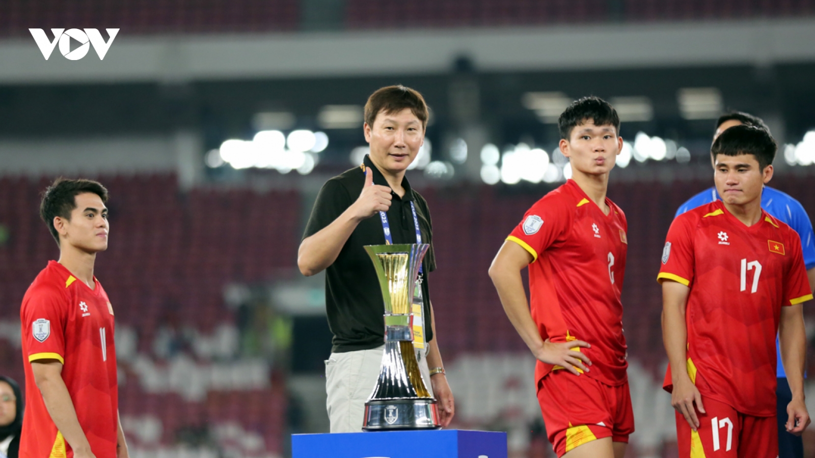 HLV Kim Sang Sik lý giải việc U23 Việt Nam xếp chai nước ở chung kết U23 Đông Nam Á