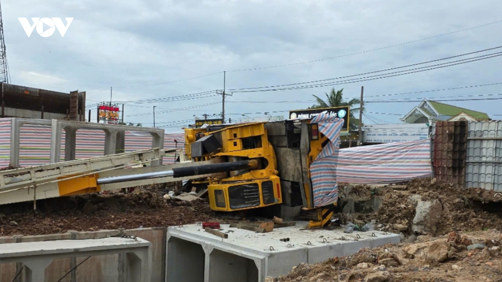 Một công nhân ở Đồng Nai tử vong do bị cần cẩu đè trúng