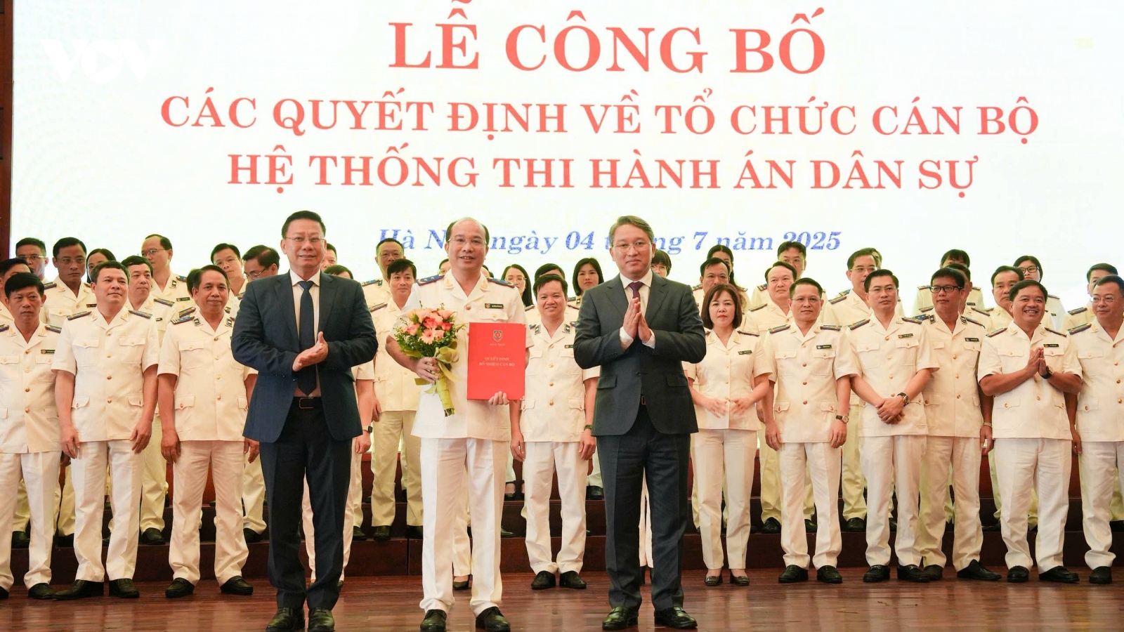 Bộ Tư pháp công bố tổ chức cán bộ hệ thống thi hành án dân sự
