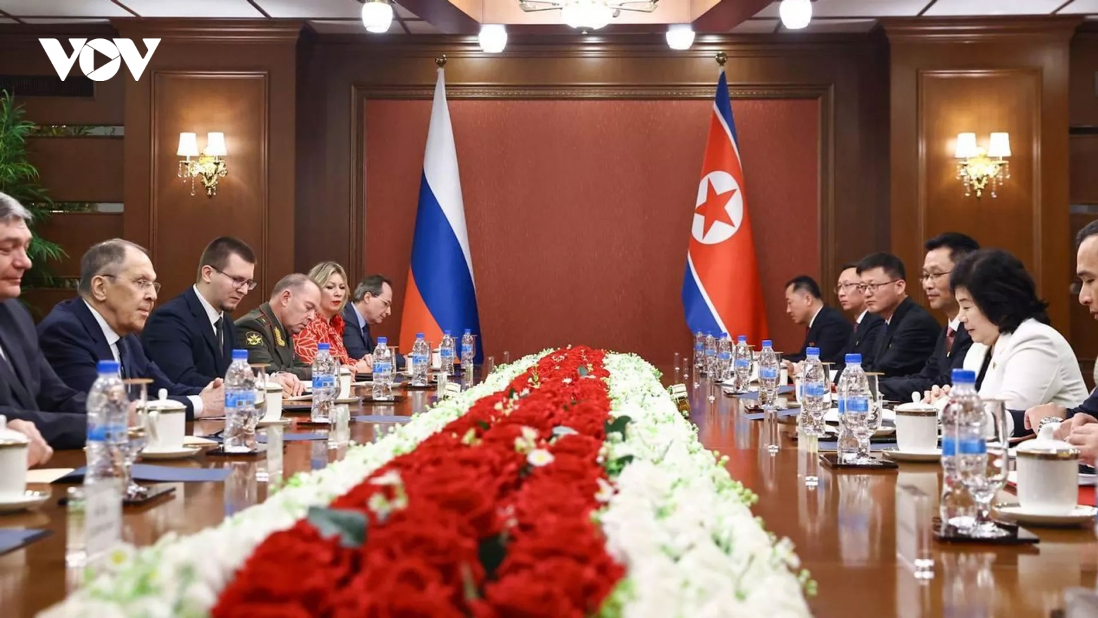 Chủ tịch Triều Tiên Kim Jong-un tiếp Ngoại trưởng Nga Sergey Lavrov tại Wonsan