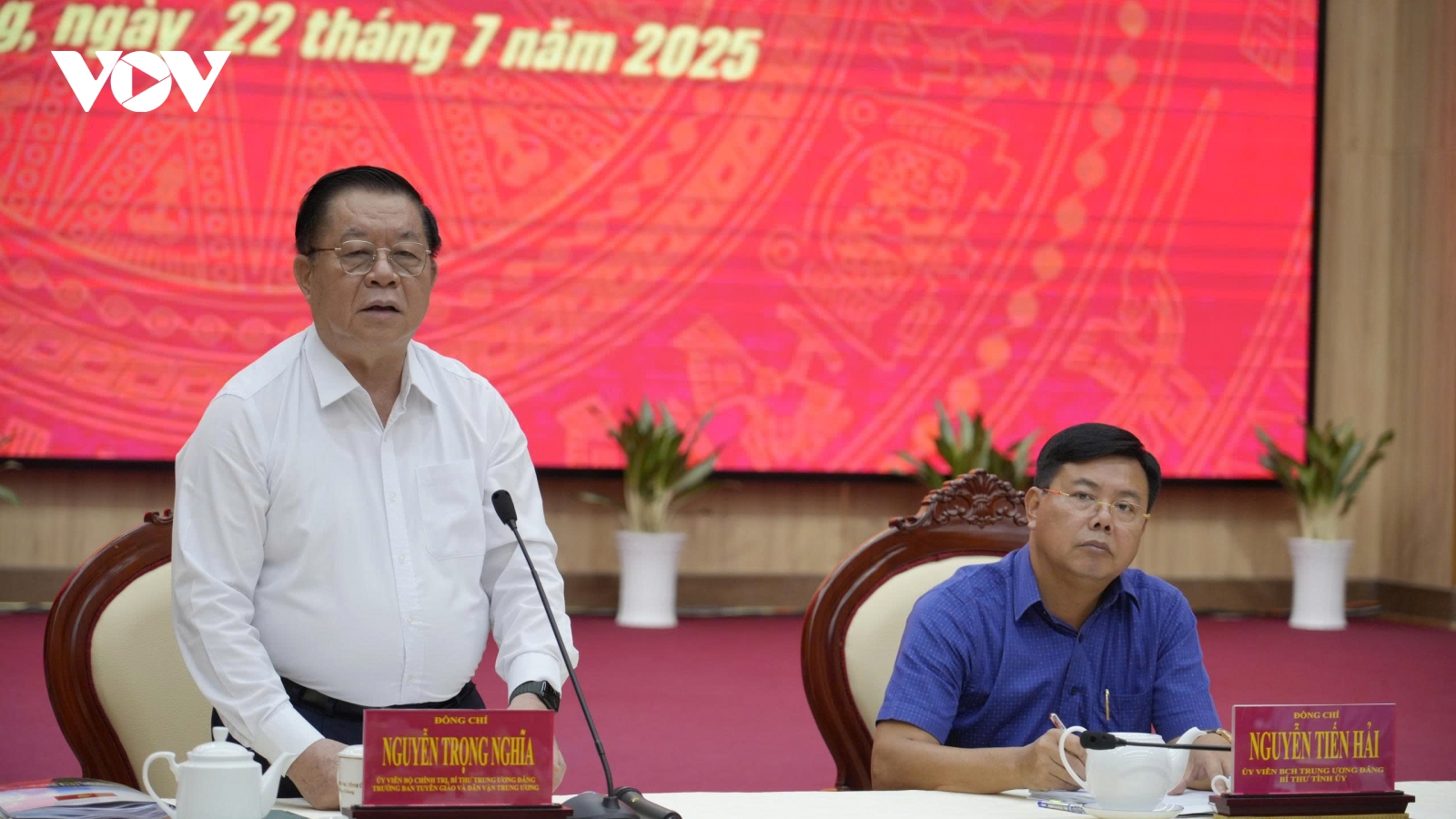 Ông Nguyễn Trọng Nghĩa làm việc với Ban Thường vụ Tỉnh ủy An Giang