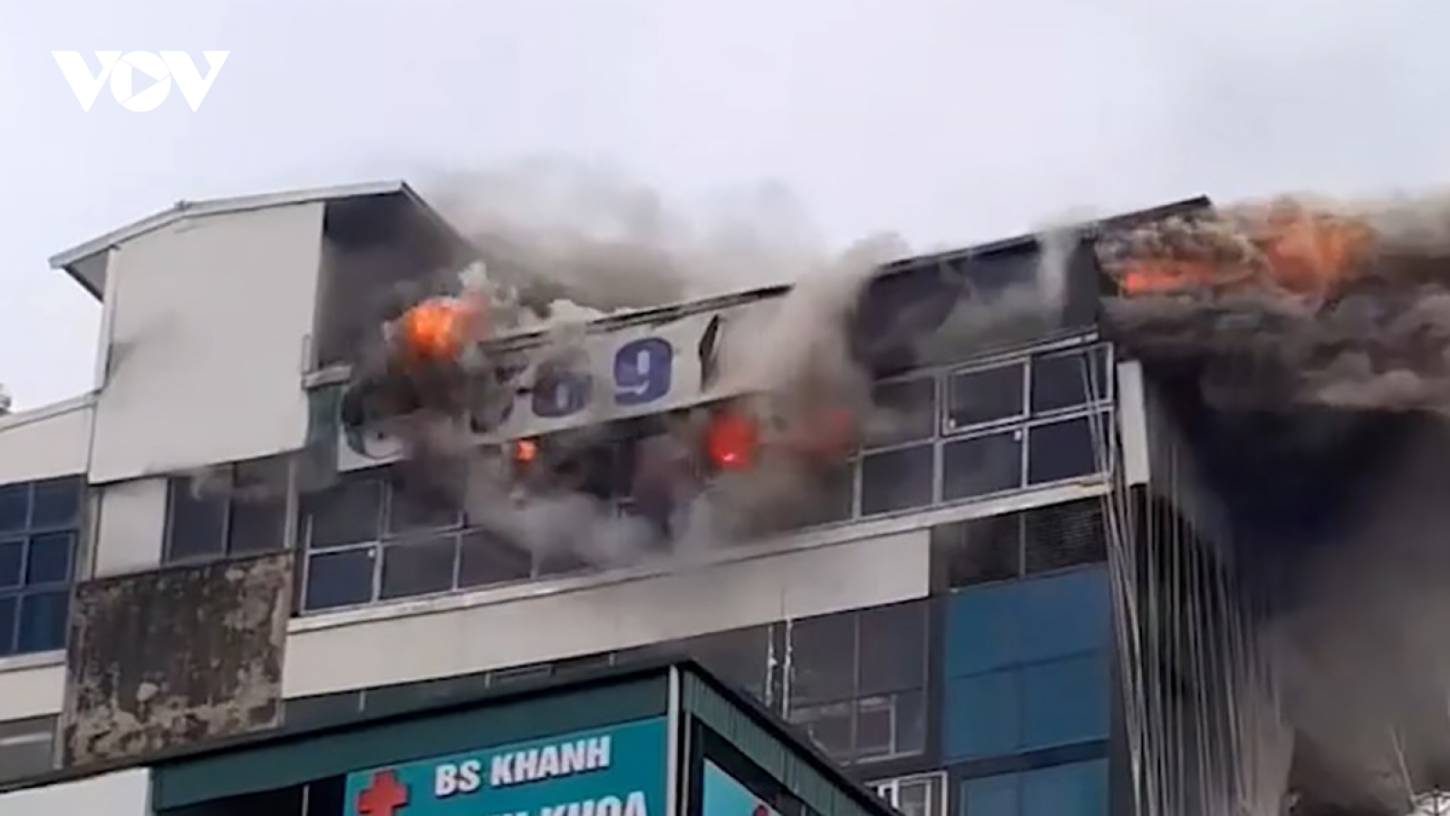 Cháy dữ dội tại nhà dân ở đường Giải Phóng, Hà Nội