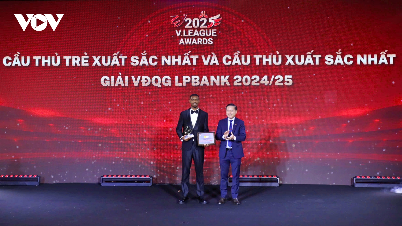 V-League Awards 2025: Ngoại binh CLB CAHN nhận danh hiệu cầu thủ xuất sắc nhất
