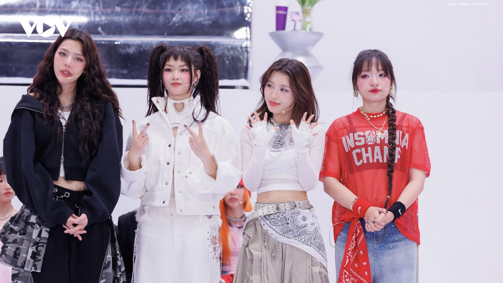 Ánh Sáng AZA, Muộii bị loại khỏi Em xinh "say hi"