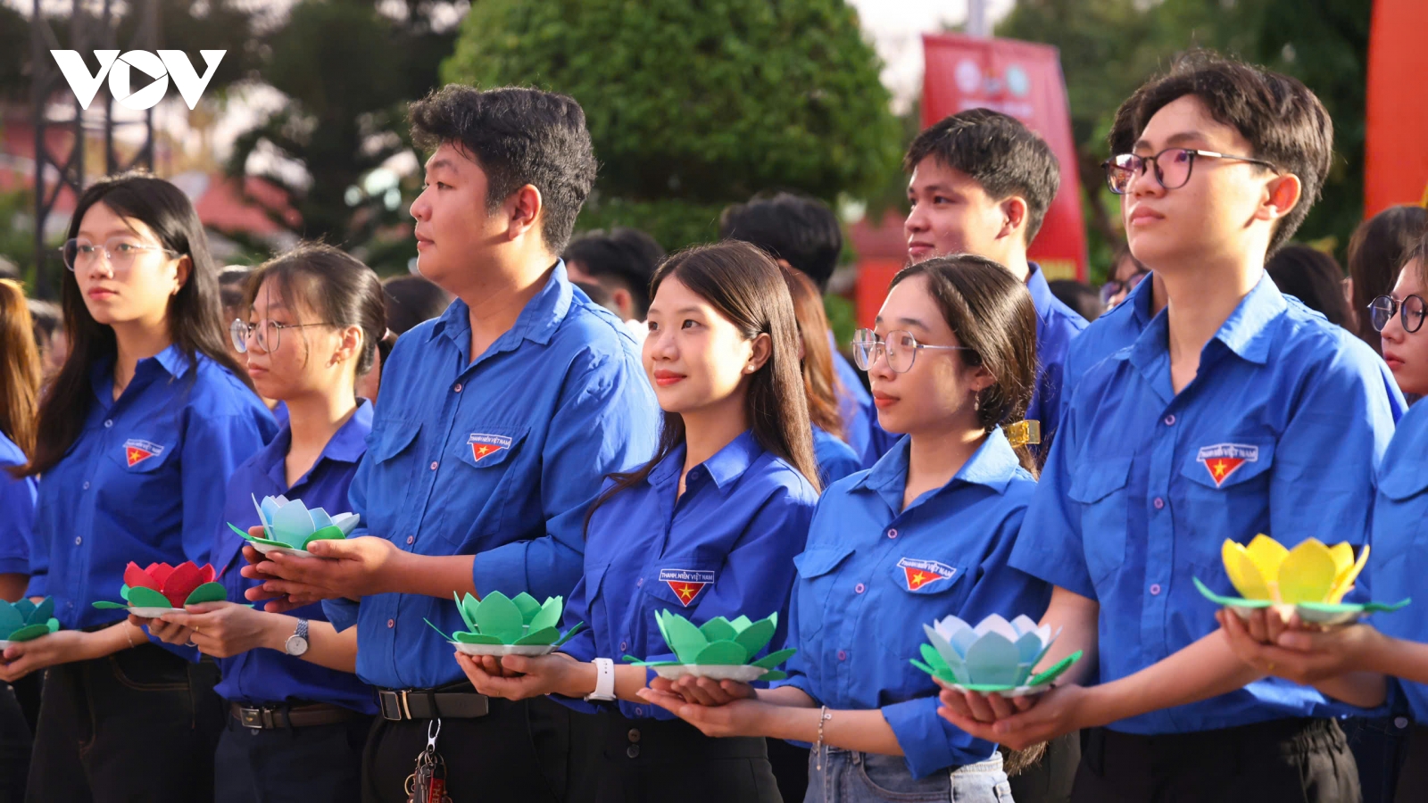 5.200 ngọn nến tri ân thắp sáng nghĩa trang liệt sĩ ở Cần Thơ