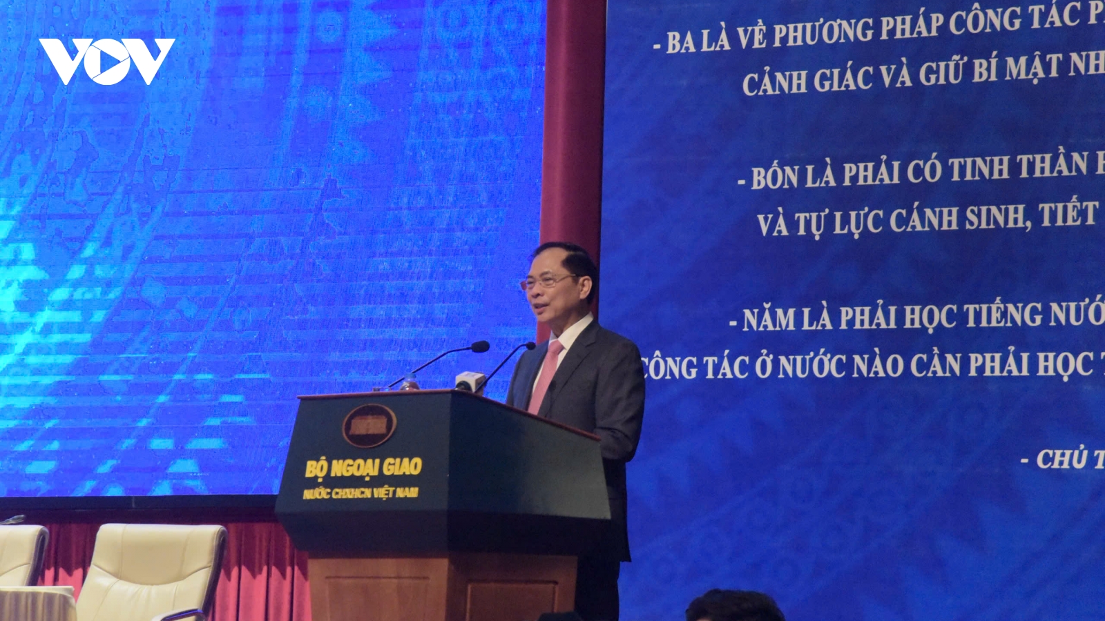 Phó Thủ tướng: “Trong kỷ nguyên mới, ngoại giao kinh tế là ưu tiên của ưu tiên”