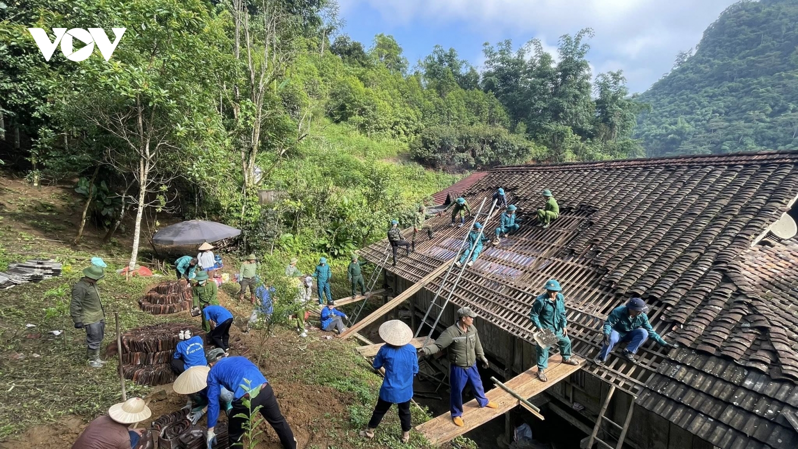 Không để người có công sống trong nhà tạm, nhà dột nát