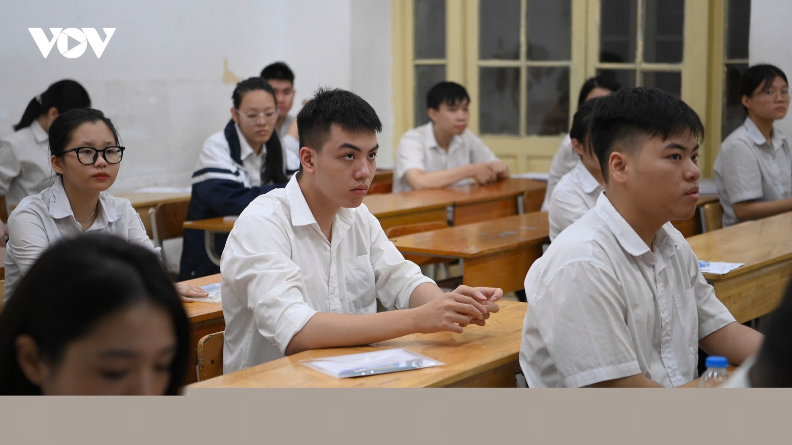 Điểm chuẩn đại học 2025 “tụt sâu”: Nhiều khối xét tuyển giảm tới 3 điểm