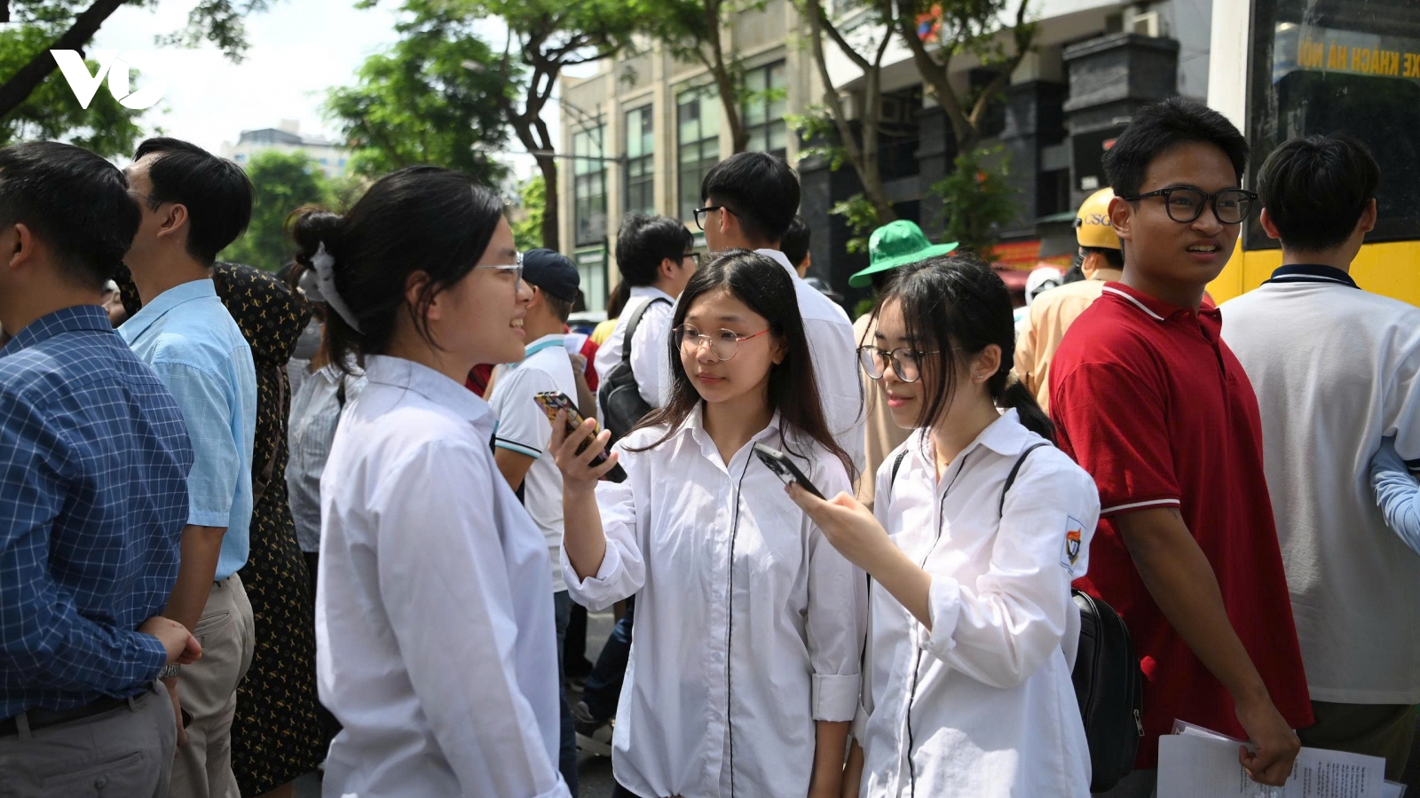 Top 100 thí sinh có điểm thi tốt nghiệp khối D01 cao nhất năm 2025