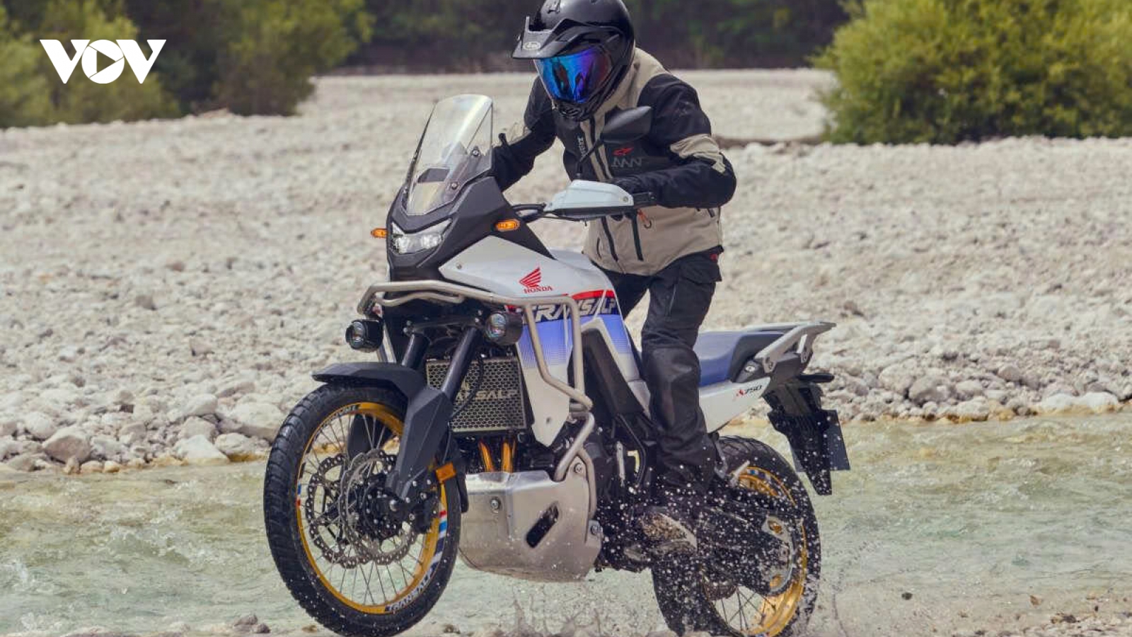 Honda Transalp 2025 ra mắt tại Malaysia, giá từ 349 triệu đồng