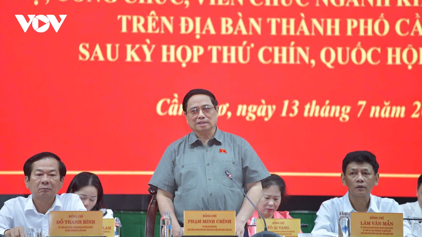 Thủ tướng Phạm Minh Chính tiếp xúc cử tri thành phố Cần Thơ
