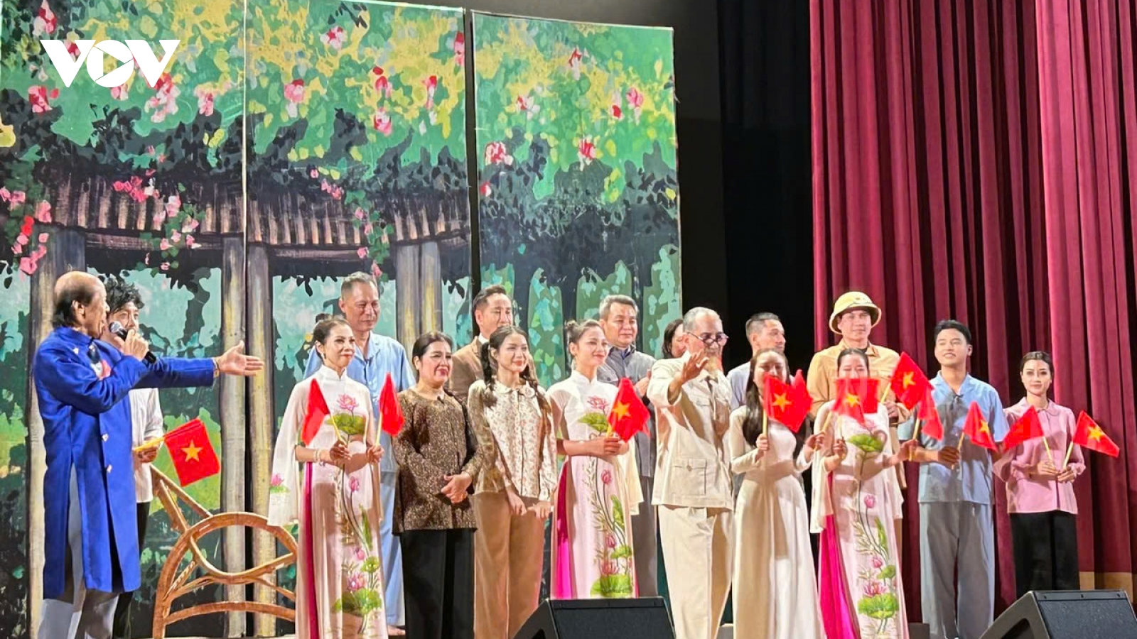 “Lá đơn thứ 72” đưa hình tượng Chủ tịch Hồ Chí Minh đến nước Nga