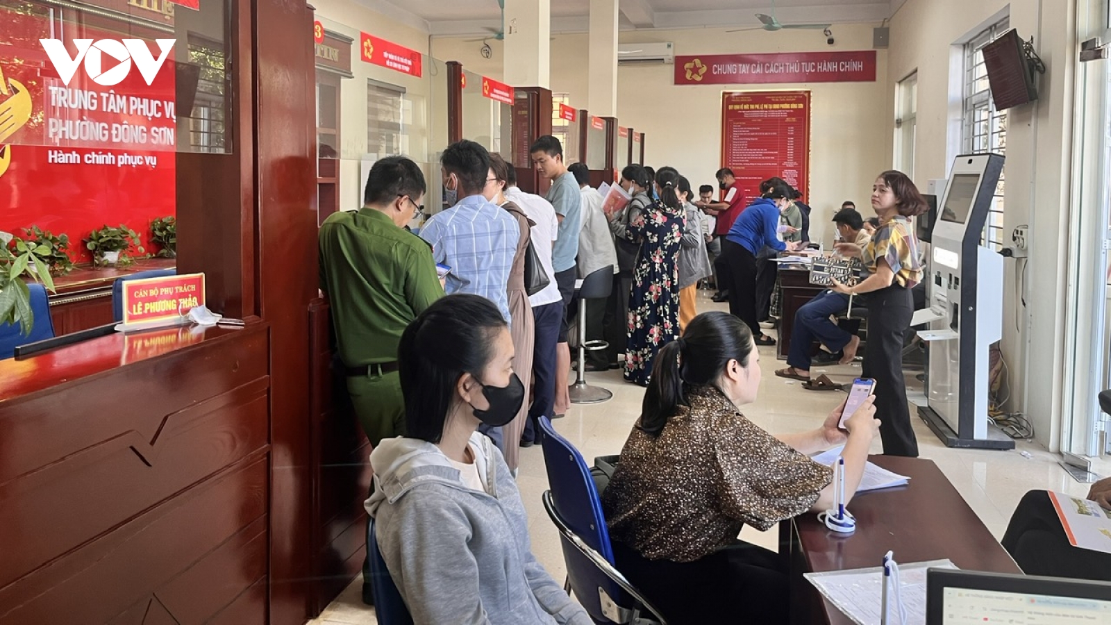 Thanh Hóa tháo gỡ khó khăn cho phó chủ tịch xã, kiêm GĐ trung tâm hành chính công