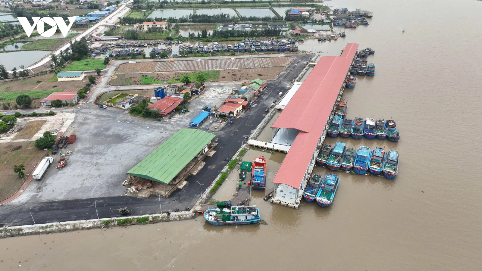 Ninh Bình dừng các cuộc họp, huy động toàn lực ứng phó bão theo phương châm 4 tại chỗ