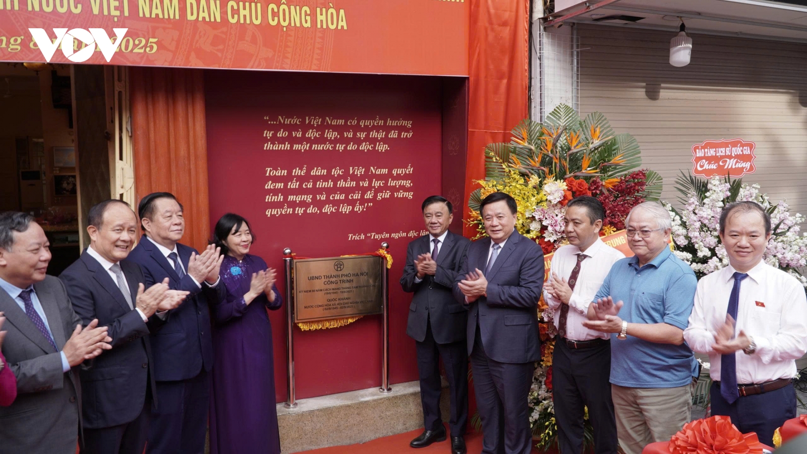 Gắn biển Di tích nơi Chủ tịch Hồ Chí Minh viết bản Tuyên ngôn Độc lập