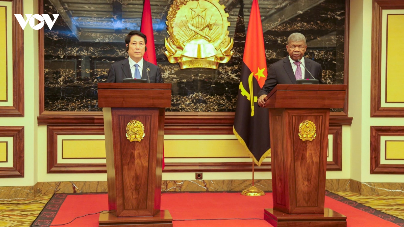 Chủ tịch nước Lương Cường và TT Angola João Manuel Gonçalves Lourenço gặp gỡ báo chí