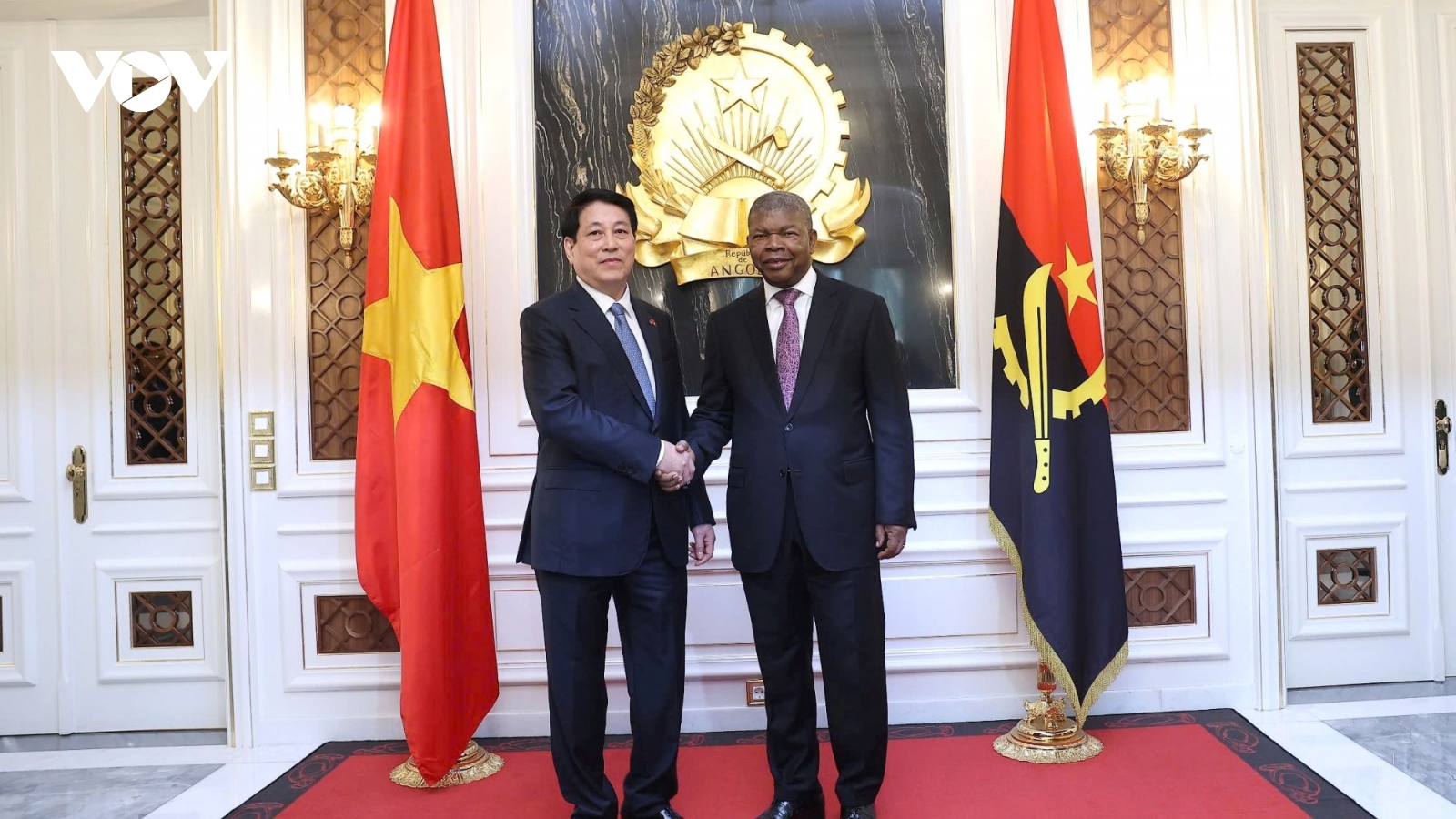 Chủ tịch nước Lương Cường hội đàm với Tổng thống Angola