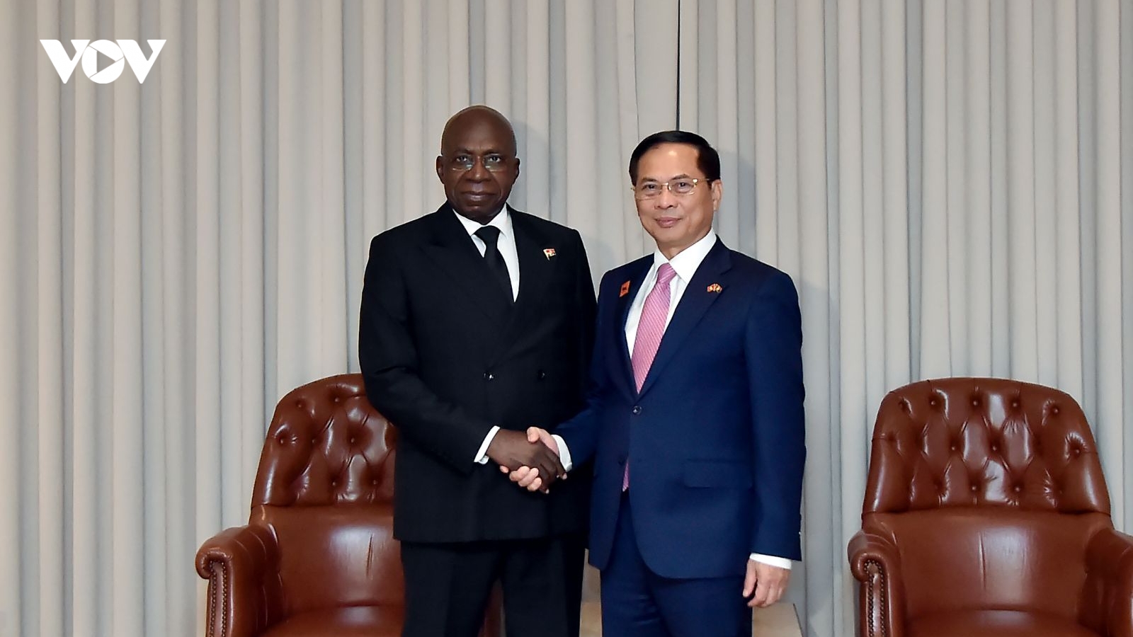 Phó Thủ tướng, Bộ trưởng Ngoại giao Bùi Thanh Sơn gặp Bộ trưởng Ngoại giao Angola