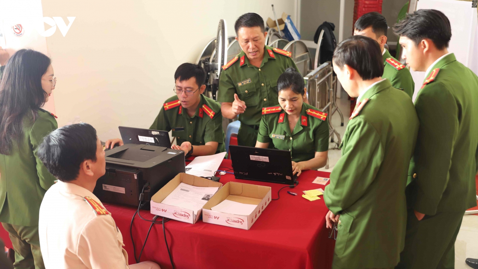 Công an Đắk Lắk khẩn trương cấp đổi thẻ đảng viên gắn chip