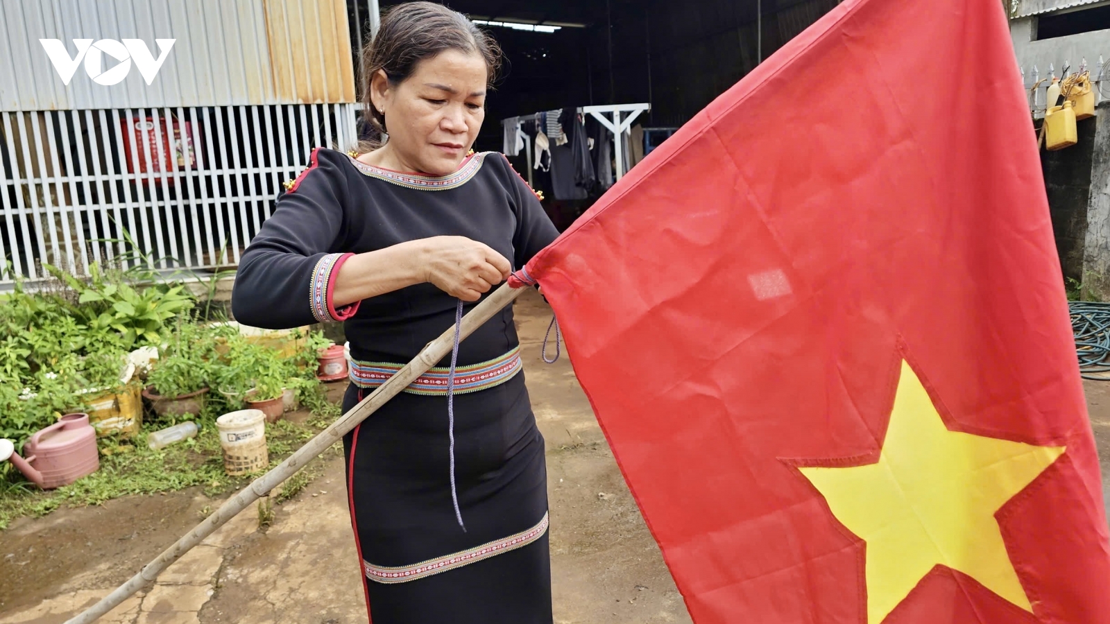 Hòa bình lan tỏa, buôn làng Đắk Lắk vững bước dựng xây quê hương