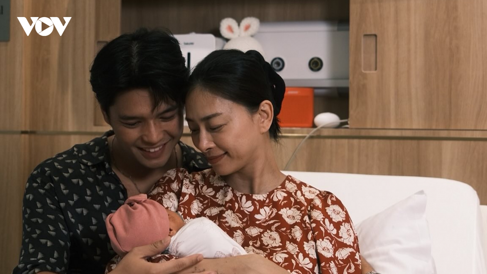 Cuộc sống bỉm sữa của Ngô Thanh Vân: Có lúc "không kịp đánh răng, rửa mặt"