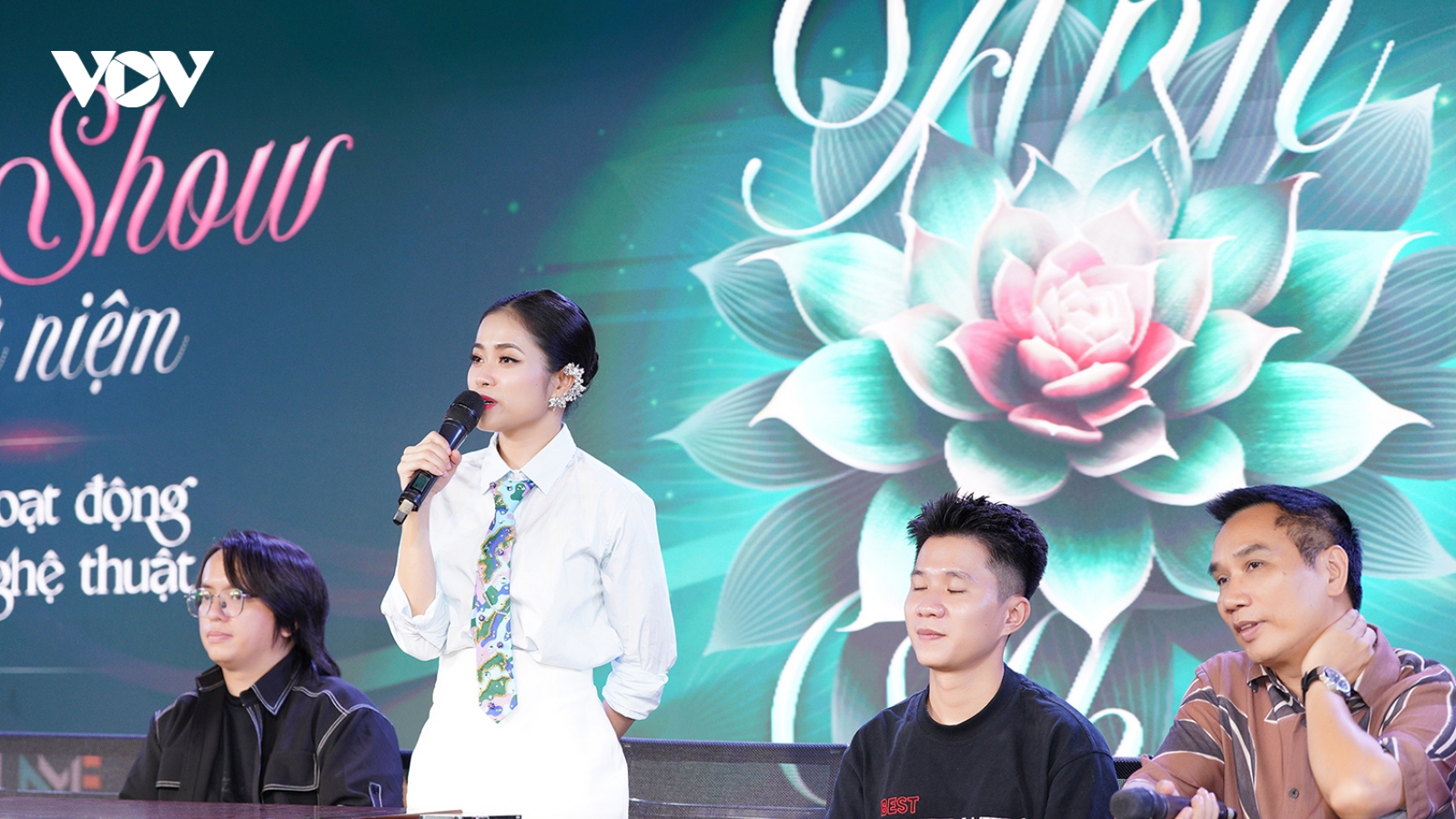 Từng bị loại khỏi Vietnam Idol, nữ đại úy viết gần 80 bài hát về người lính