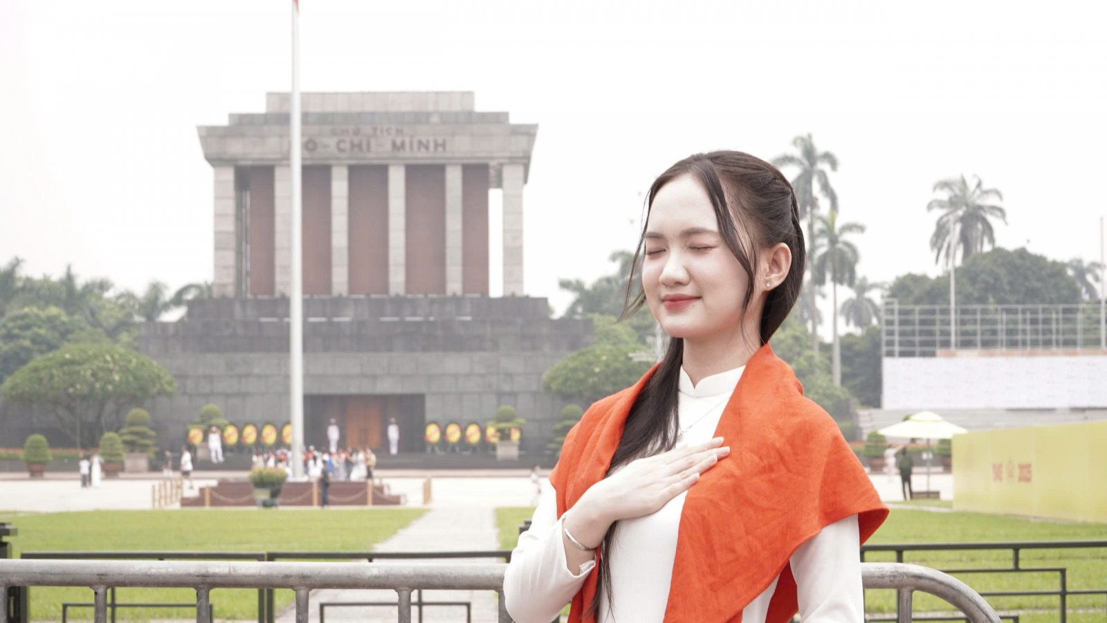 Lưu giữ khoảnh khắc ý nghĩa trước Lăng Bác mừng Quốc khánh