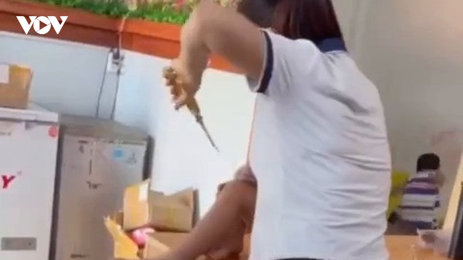 Phụ huynh "tố" con 4 tuổi bị cô giáo dùng kéo bạo hành: Phát hiện nhiều sai phạm