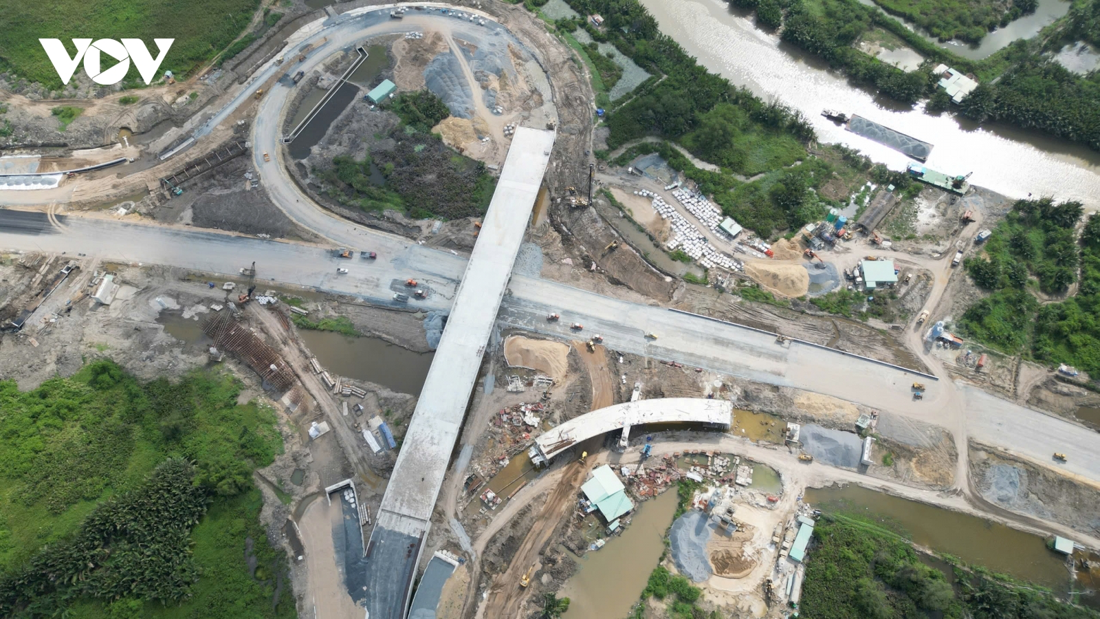 Cận cảnh nút giao Vành đai 3 trước ngày bấm nút thông xe