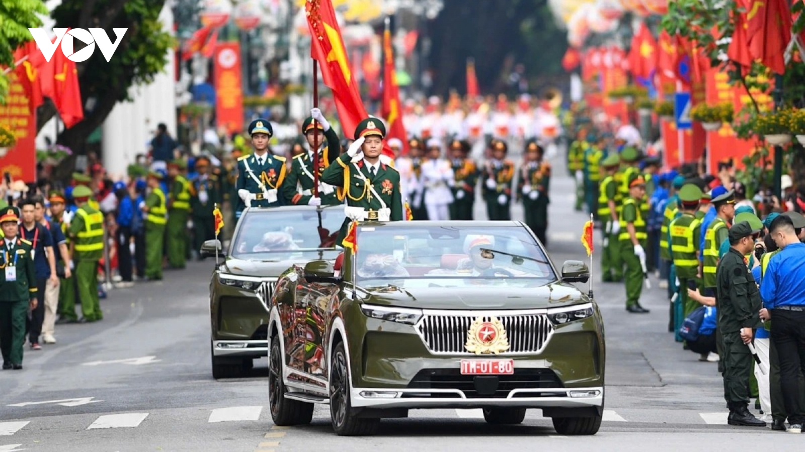 Cận cảnh loạt xe VinFast VF 9 phục vụ lễ diễu binh A80