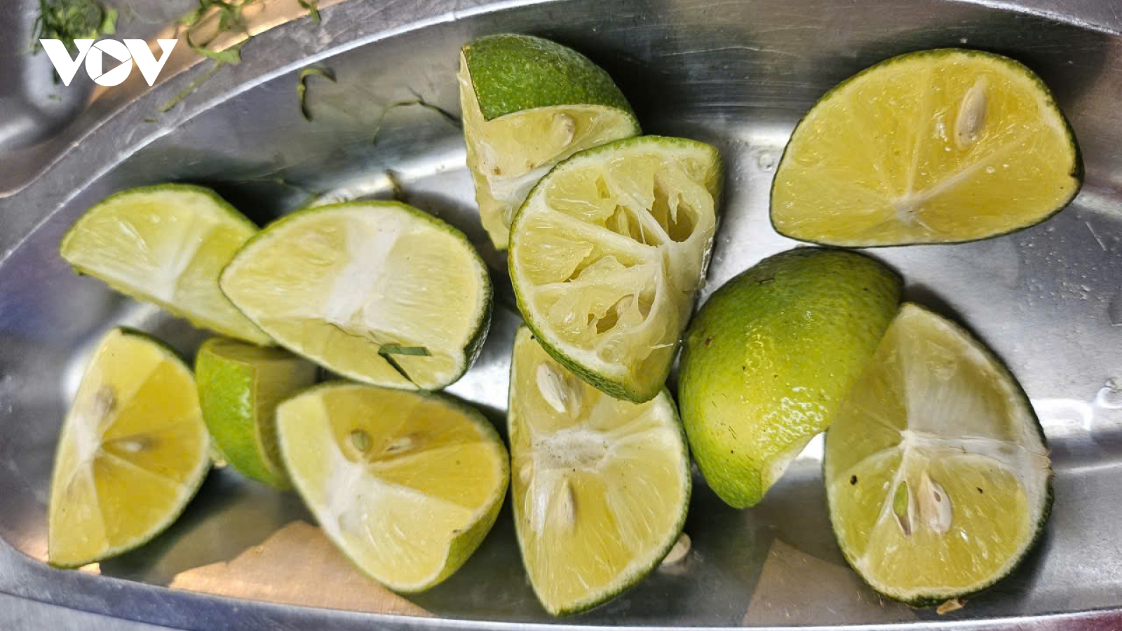 Vắt chanh không bỏ vỏ