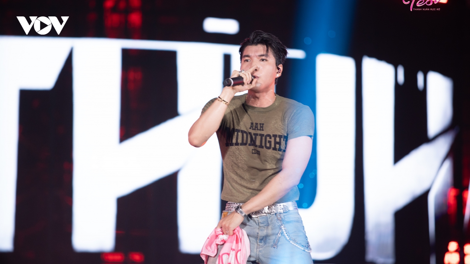 HIEUTHUHAI, Mono cùng dàn sao tạo nên “V Fest – Thanh xuân rực rỡ”