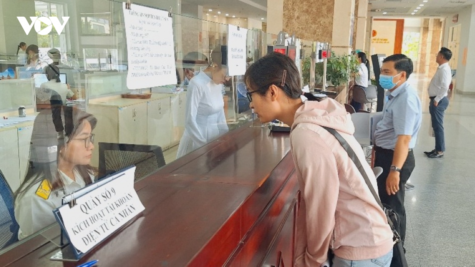 Thuế TP.HCM đẩy mạnh hỗ trợ hộ kinh doanh theo thuế khoán chuyển sang kê khai thuế