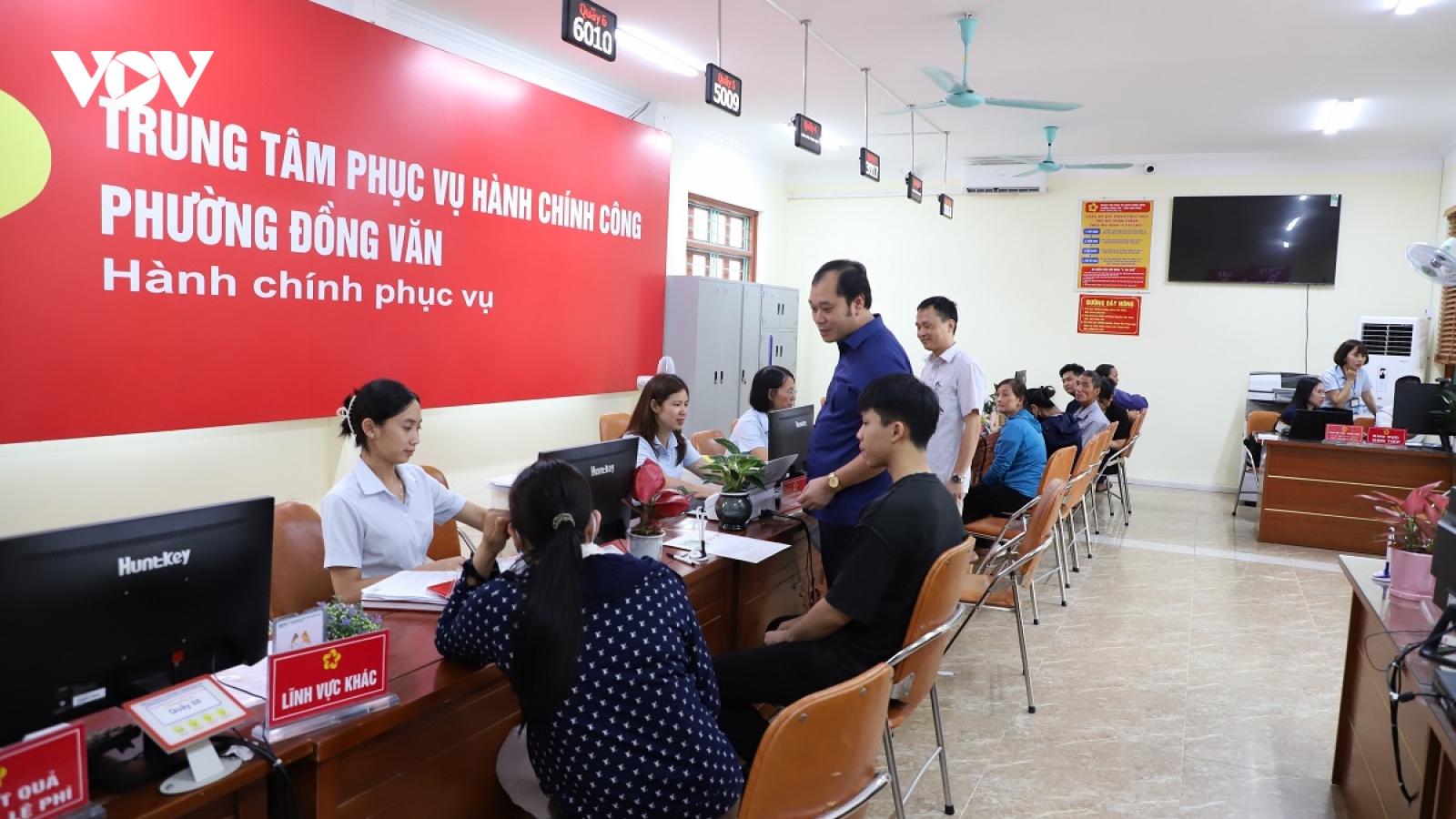 Giáo viên, công an thành “hạt nhân số” trong chính quyền hai cấp ở Đồng Văn