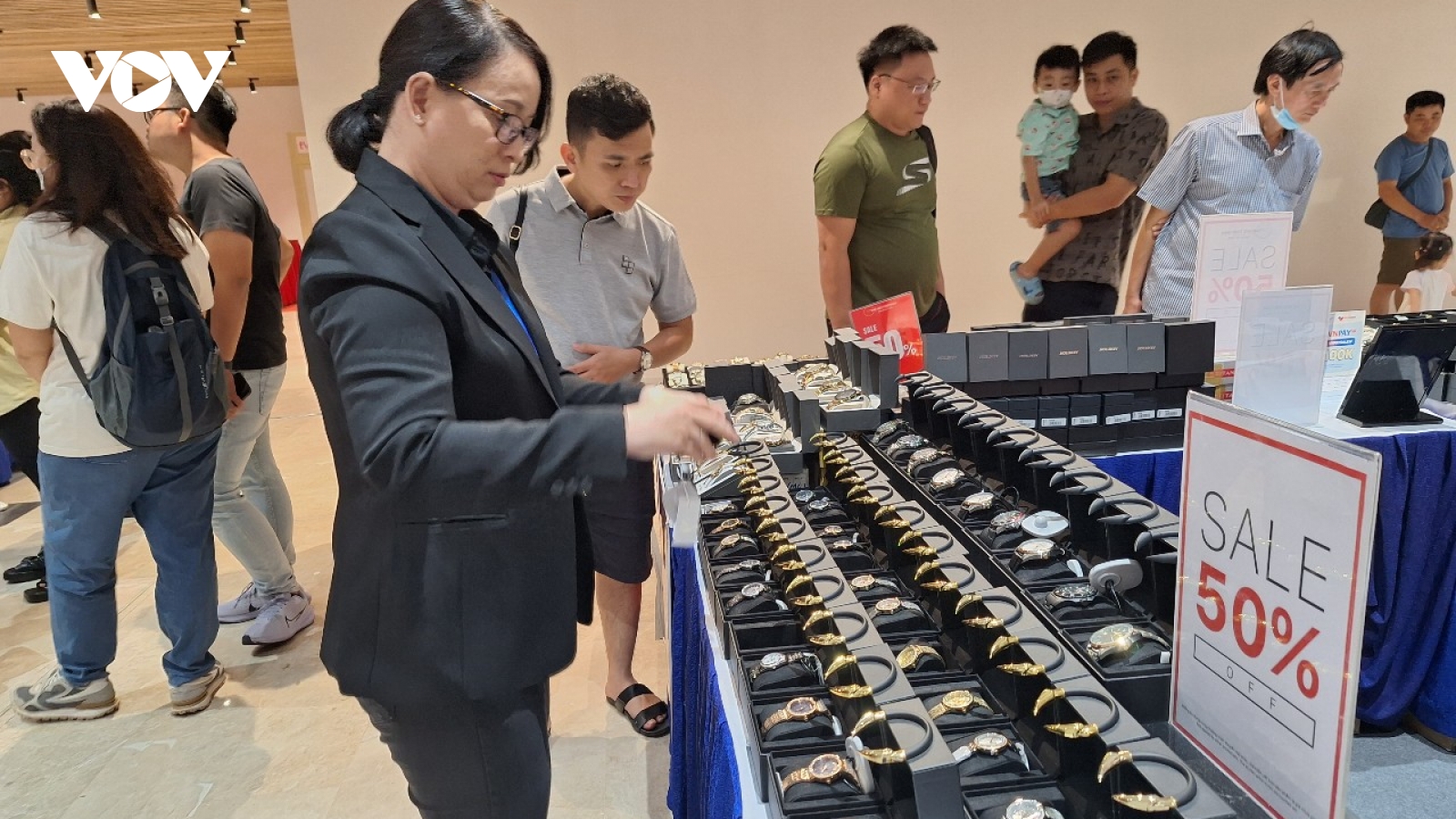 TP.HCM kích cầu tiêu dùng để bán lẻ đạt mức tăng 18%/năm