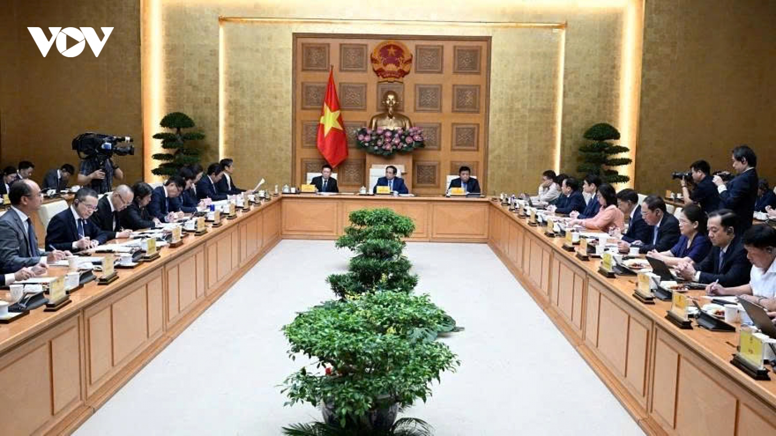 PM urges prompt resolution of obstacles to Japanese invested projects