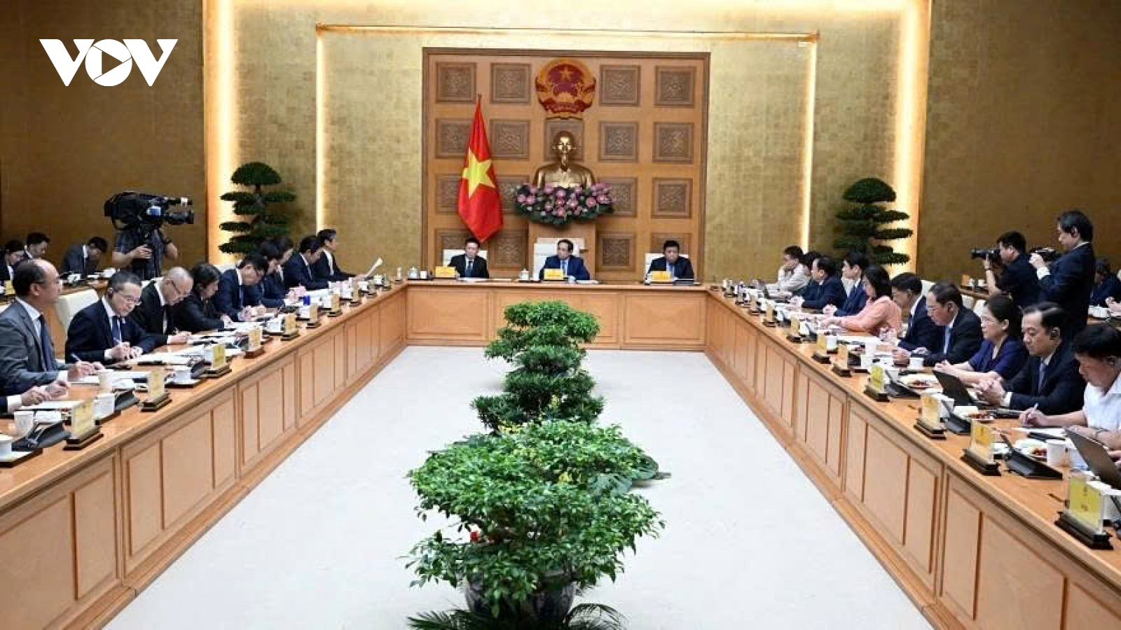 PM urges prompt resolution of obstacles to Japanese invested projects