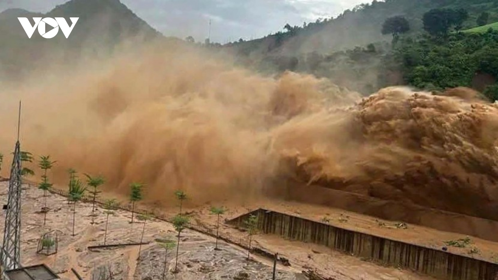 Dien Bien flashfloods leave 11 dead or missing, isolate dozens of villages