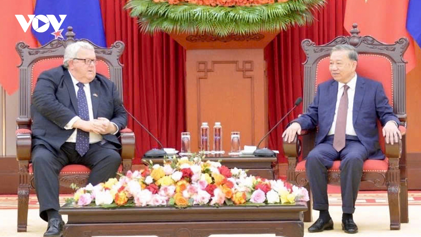 Party leader To Lam welcomes New Zealand House Speaker Gerry Brownlee