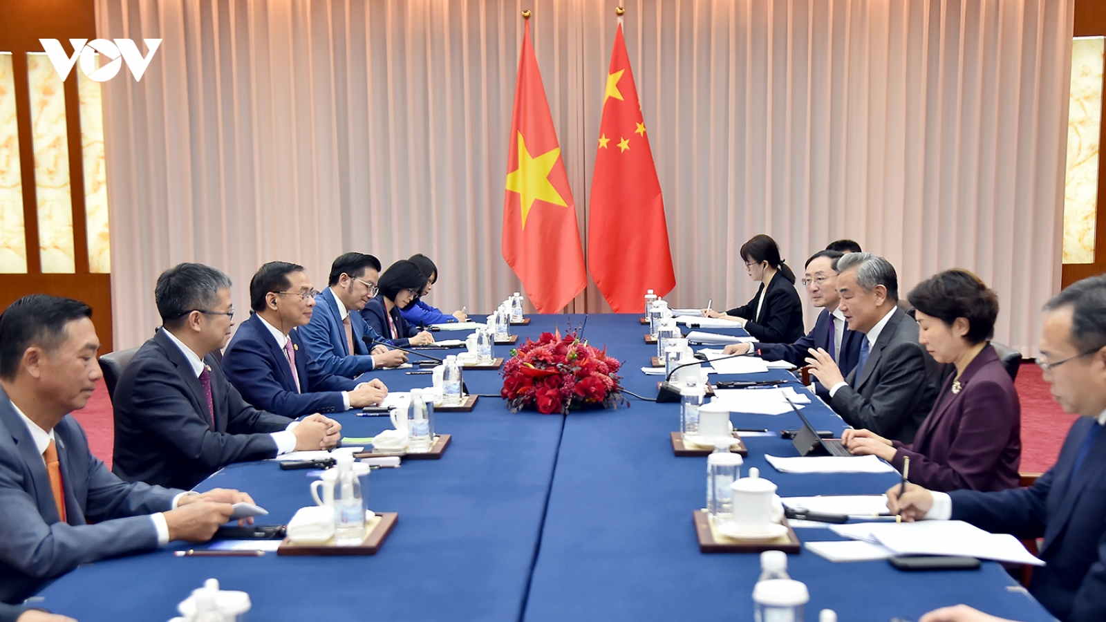 Phó Thủ tướng Bùi Thanh Sơn hội đàm với Bộ trưởng Ngoại giao Trung Quốc