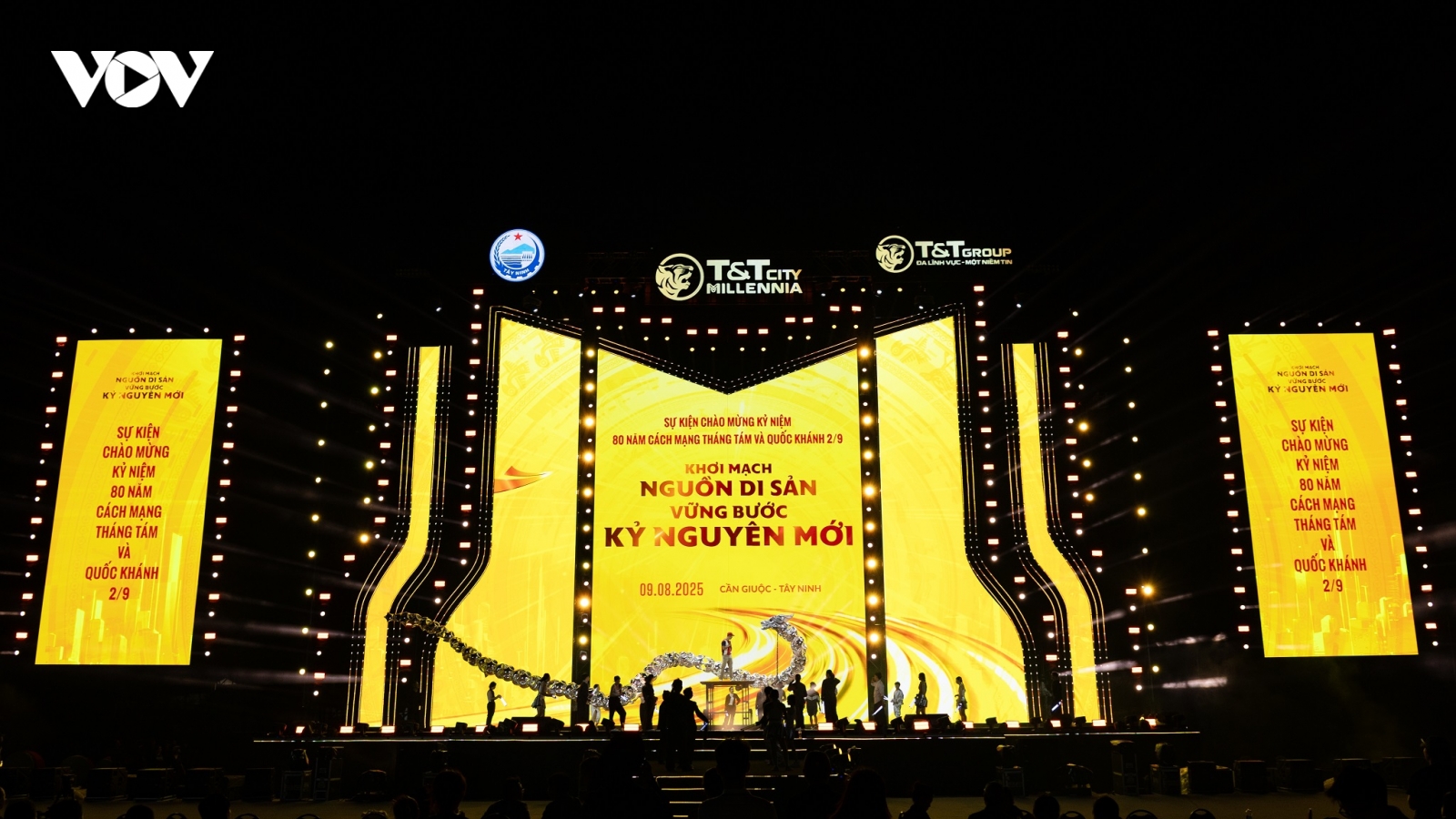 Thành phố Thiên niên kỷ T&T City Millennia bừng sáng trước đại nhạc hội