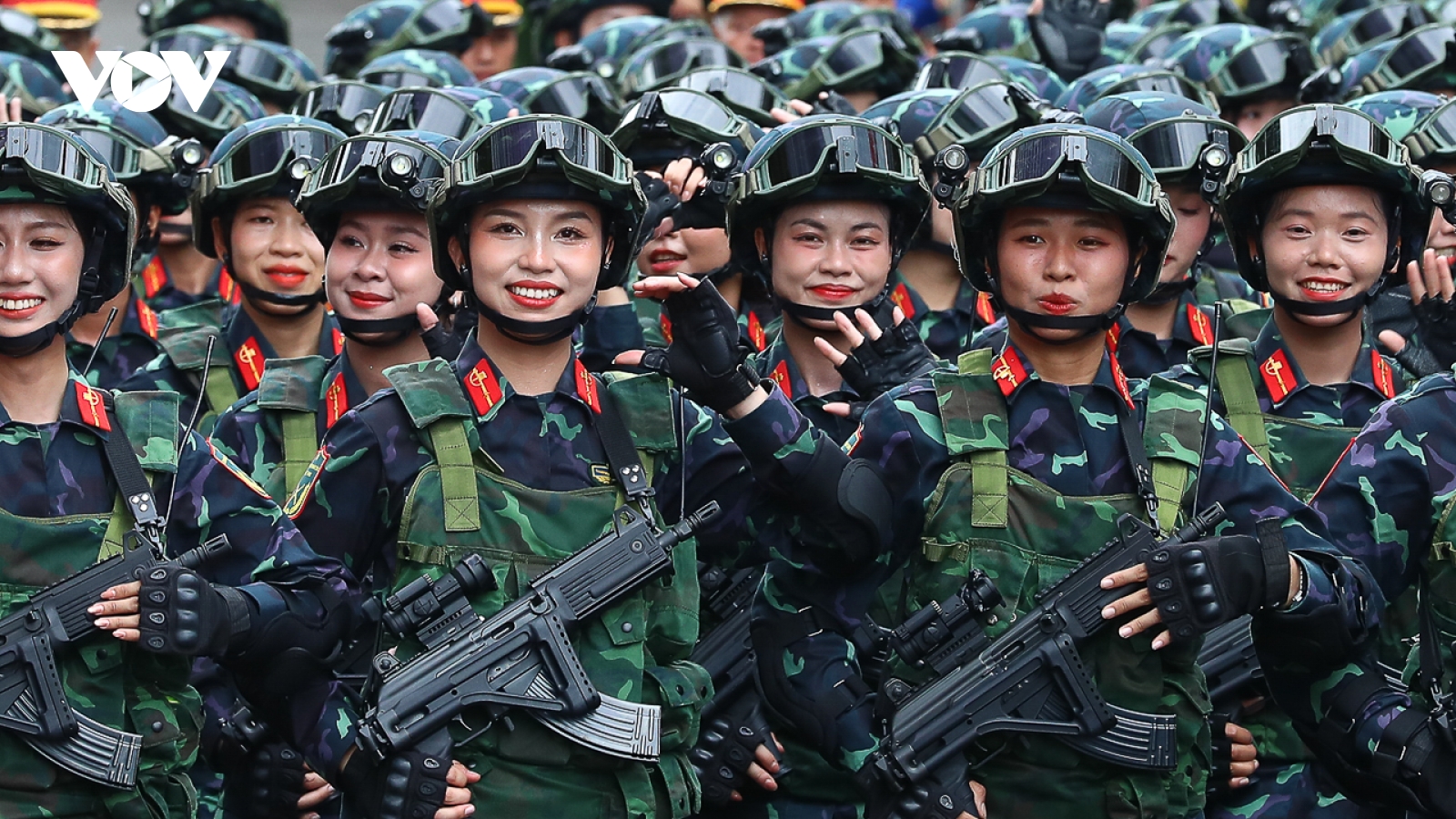 Nữ chiến sĩ biệt động "thả tim" trong buổi tổng duyệt diễu binh mừng Quốc khánh 2/9