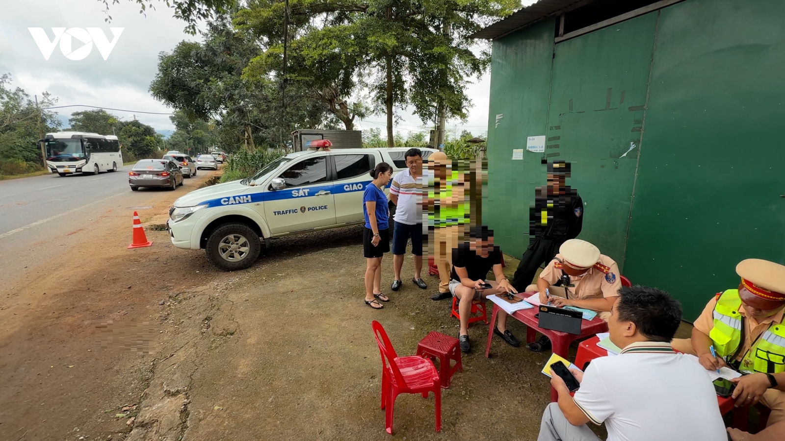 Biển báo giao thông bất cập, nhiều phương tiện dính lỗi tốc độ ở Lâm Đồng