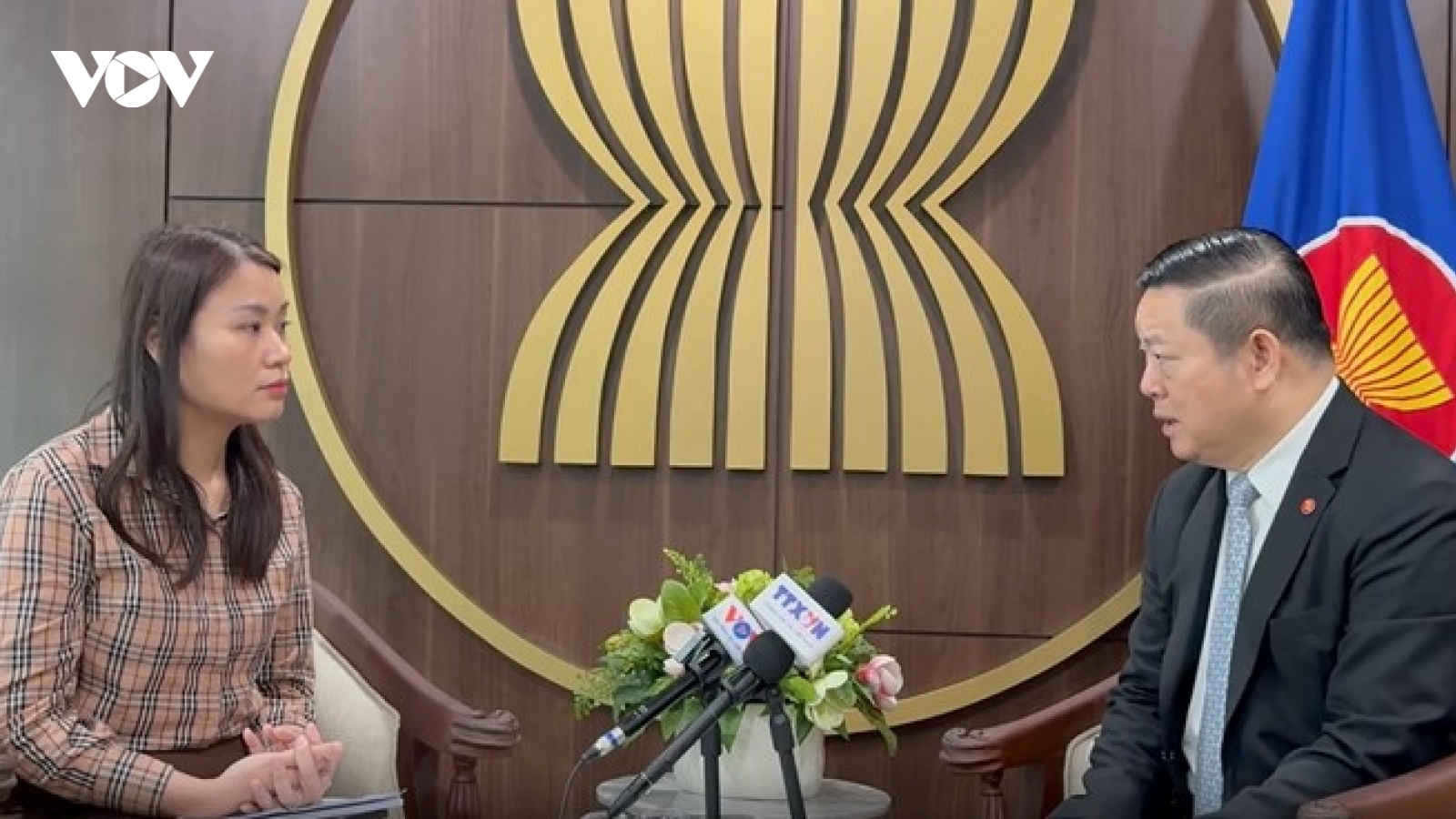 ASEAN vững vàng trước các cơn gió ngược