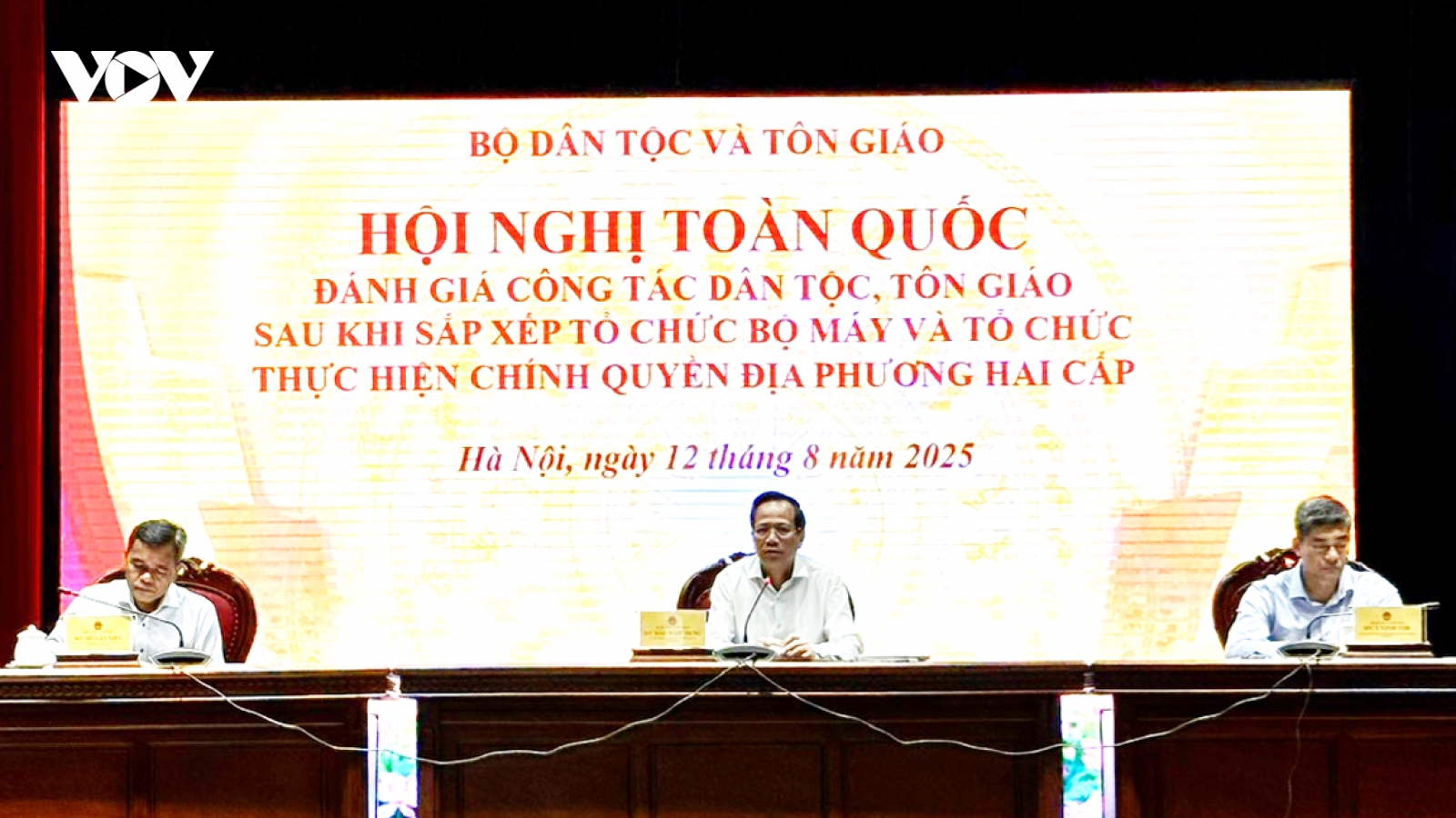 Lãnh đạo cấp vụ xuống địa phương hướng dẫn công tác dân tộc, tôn giáo